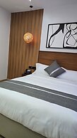 Eza Hotel