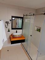 Eza Hotel