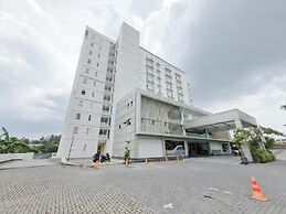 Classic Striped Touch Studio At Malioboro City Apartment