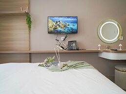 Chic Brown Touch Studio At Apartment Collins Boulevard