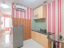 Classic Red Studio At Nifarro Park Apartment
