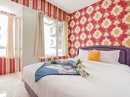 Classic Red Studio At Nifarro Park Apartment