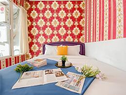 Classic Red Studio At Nifarro Park Apartment