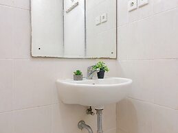 Classic Red Studio At Nifarro Park Apartment