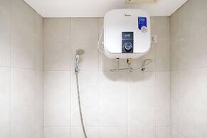 Airy And Comfortable 2Br At Nifarro Park Apartment