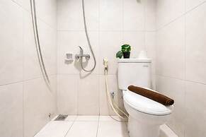 Airy And Comfortable 2Br At Nifarro Park Apartment