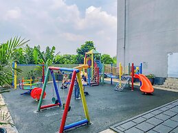 Airy And Comfortable 2Br At Nifarro Park Apartment