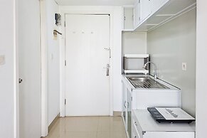 Comfy White Studio At Poris 88 Apartment