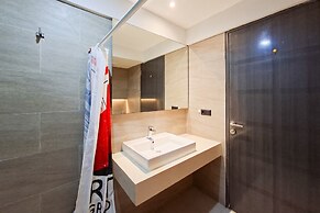 Splendid 1Br At Carstensz Residence