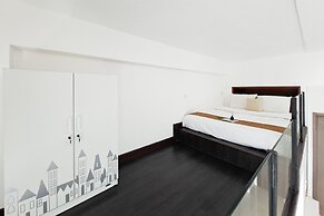Classic Comfy Studio Loft At Apartment Bintaro Icon