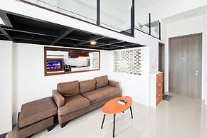 Classic Comfy Studio Loft At Apartment Bintaro Icon