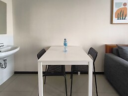 Neat And Restful 2Br At Gateway Pasteur Apartment