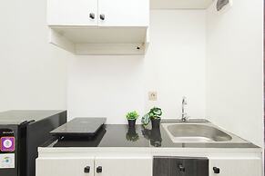 Bright And Comfy Studio Apartment At Transpark Cibubur