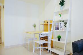 Relaxing 2Br With Working Room Apartment Meikarta