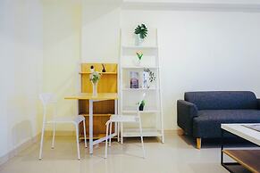 Relaxing 2Br With Working Room Apartment Meikarta