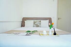 Relaxing 2Br With Working Room Apartment Meikarta