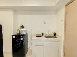 Comfortable And Minimalist Studio At Apartment Meikarta District 1