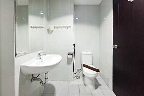 Lavish White 1Br At Casa De Parco Apartment