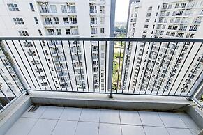 Lavish White 1Br At Casa De Parco Apartment