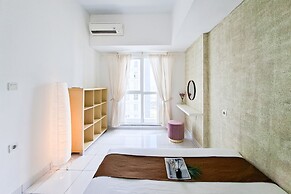 Lavish White 1Br At Casa De Parco Apartment