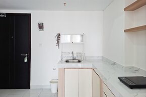 Lavish White 1Br At Casa De Parco Apartment
