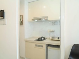Chic And Comfortable Studio Room At Apartment Sky House Bsd