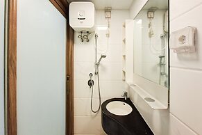 Bright And Comfortable Studio Room At Apartment Sky House Bsd