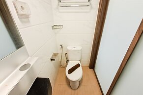 Bright And Comfortable Studio Room At Apartment Sky House Bsd