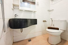 Bright And Comfortable Studio Room At Apartment Sky House Bsd