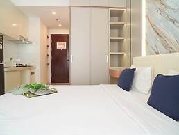 Bright And Homey Studio Room At Apartment Sky House Bsd