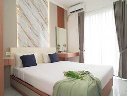 Bright And Homey Studio Room At Apartment Sky House Bsd