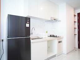 Bright And Homey Studio Room At Apartment Sky House Bsd