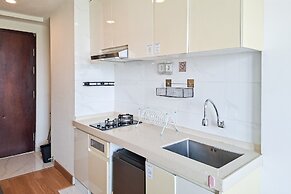 Functional And Cozy Studio At Sky House Bsd Apartment
