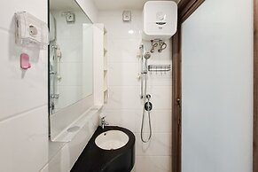 Functional And Cozy Studio At Sky House Bsd Apartment