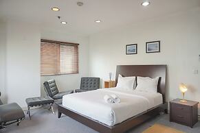 Homey And Elegant 2Br At Permata Senayan Apartment