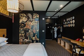 The Grove Motel