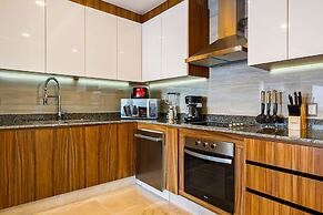 Oceanfront, 8th-floor Condo With Pool, Pool spa & Large Balcony