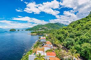 Oceanfront, 8th-floor Condo With Pool, Pool spa & Large Balcony