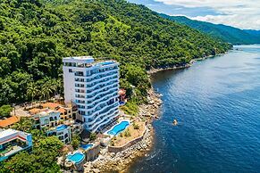 Oceanfront Condo With Rooftop Infinity Pool, Panoramic Views, Balcony,