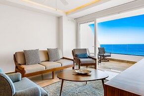 Oceanfront Condo With Rooftop Infinity Pool, Panoramic Views, Balcony,