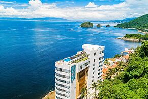 Oceanfront Condo With Rooftop Infinity Pool, Panoramic Views, Balcony,