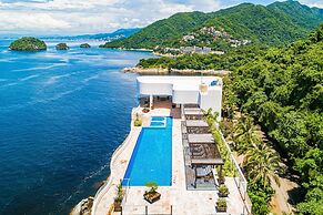 Oceanfront Condo With Rooftop Infinity Pool, Panoramic Views, Balcony,