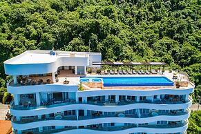 Oceanfront Condo With Rooftop Infinity Pool, Panoramic Views, Balcony,