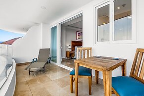 Oceanfront Condo With Rooftop Infinity Pool, Panoramic Views, Balcony,