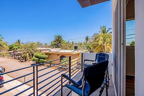 Beautiful Condo With Shared Pool, Full Kitchen, & Private W/D