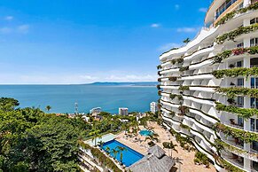 Stylish Oceanview Suite With Infinity Pool, Full Kitchen & Bay-view Te