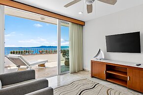 Stylish Oceanview Suite With Infinity Pool, Full Kitchen & Bay-view Te