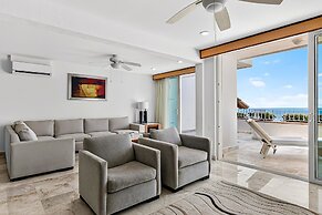 Stylish Oceanview Suite With Infinity Pool, Full Kitchen & Bay-view Te