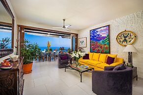 Charming Condo Featuring Ocean Views, Pool & Private Terrace