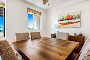 Charming Condo With Ocean-view, Pool & Balcony